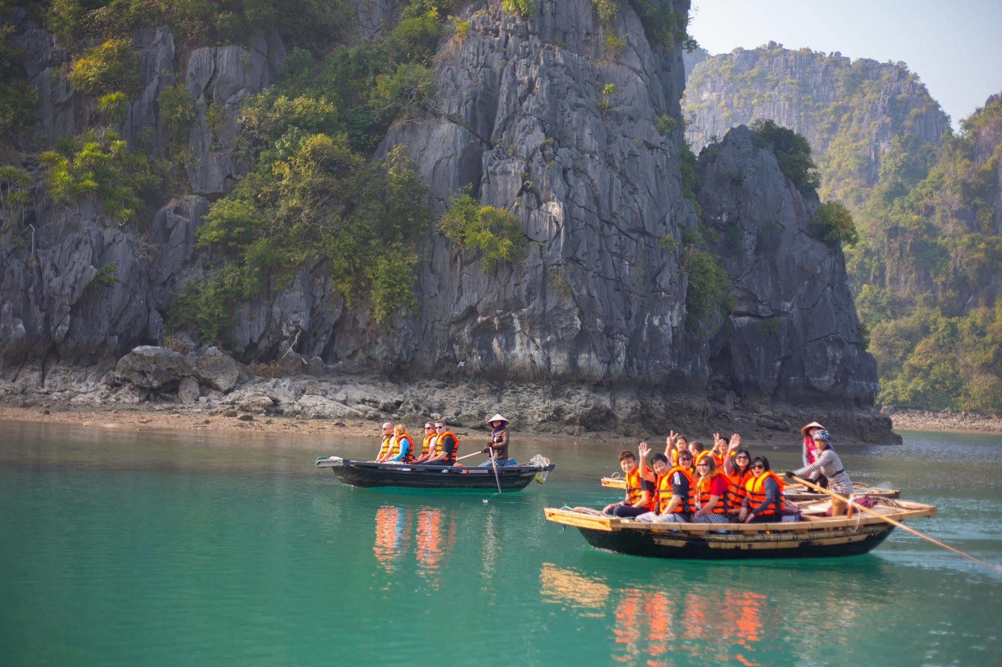 Hotel Flamingo Luxury Cruises Ha Long Exterior foto