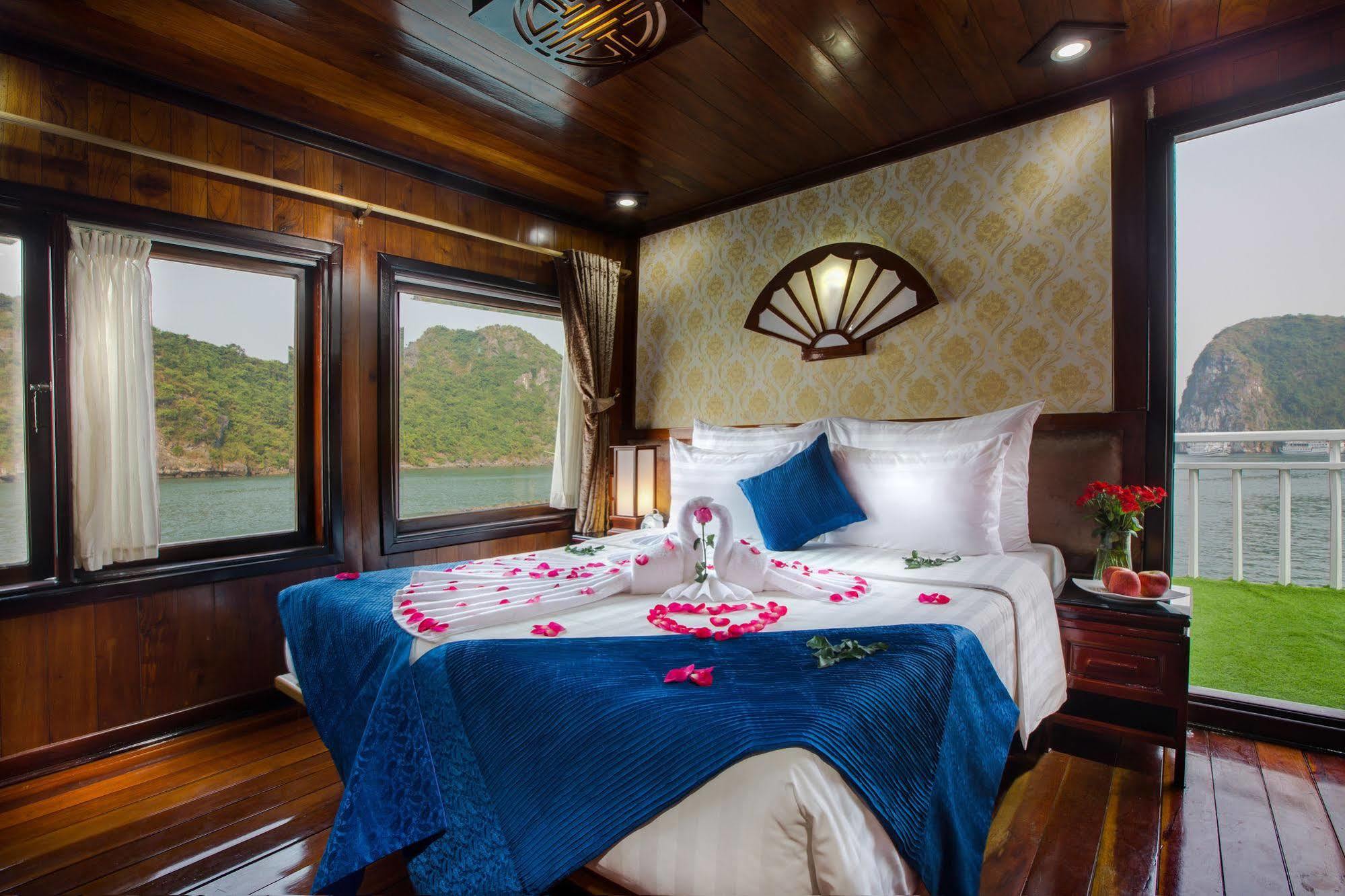 Hotel Flamingo Luxury Cruises Ha Long Exterior foto
