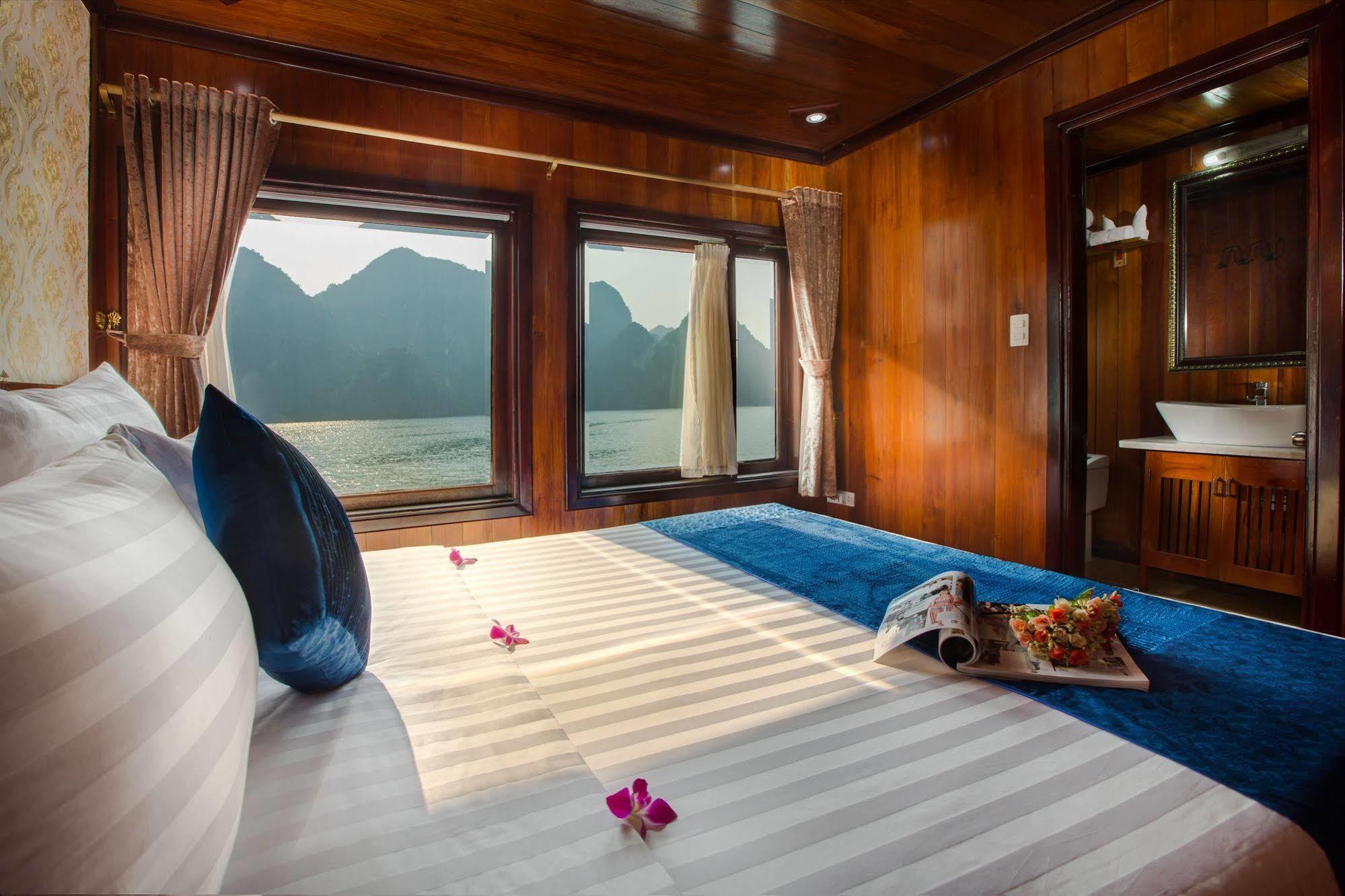 Hotel Flamingo Luxury Cruises Ha Long Exterior foto