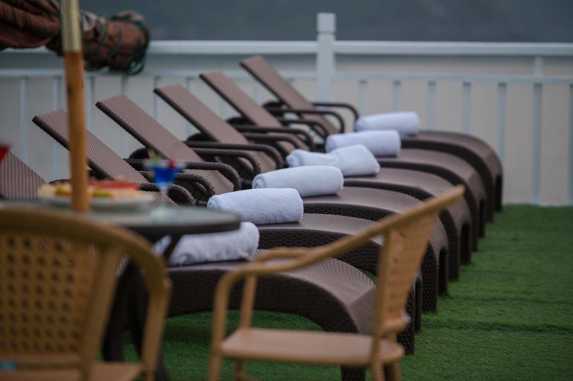 Hotel Flamingo Luxury Cruises Ha Long Exterior foto
