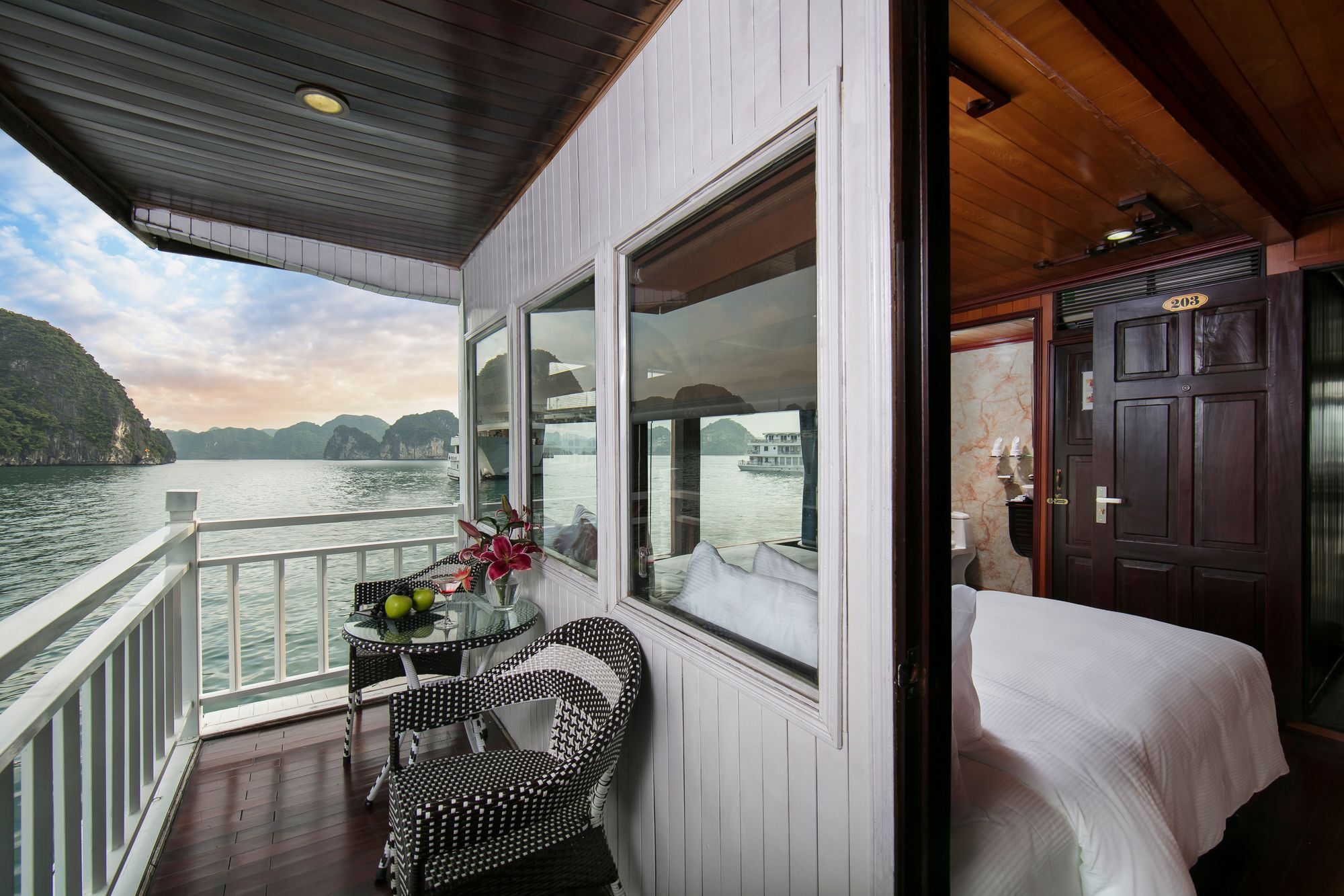 Hotel Flamingo Luxury Cruises Ha Long Exterior foto